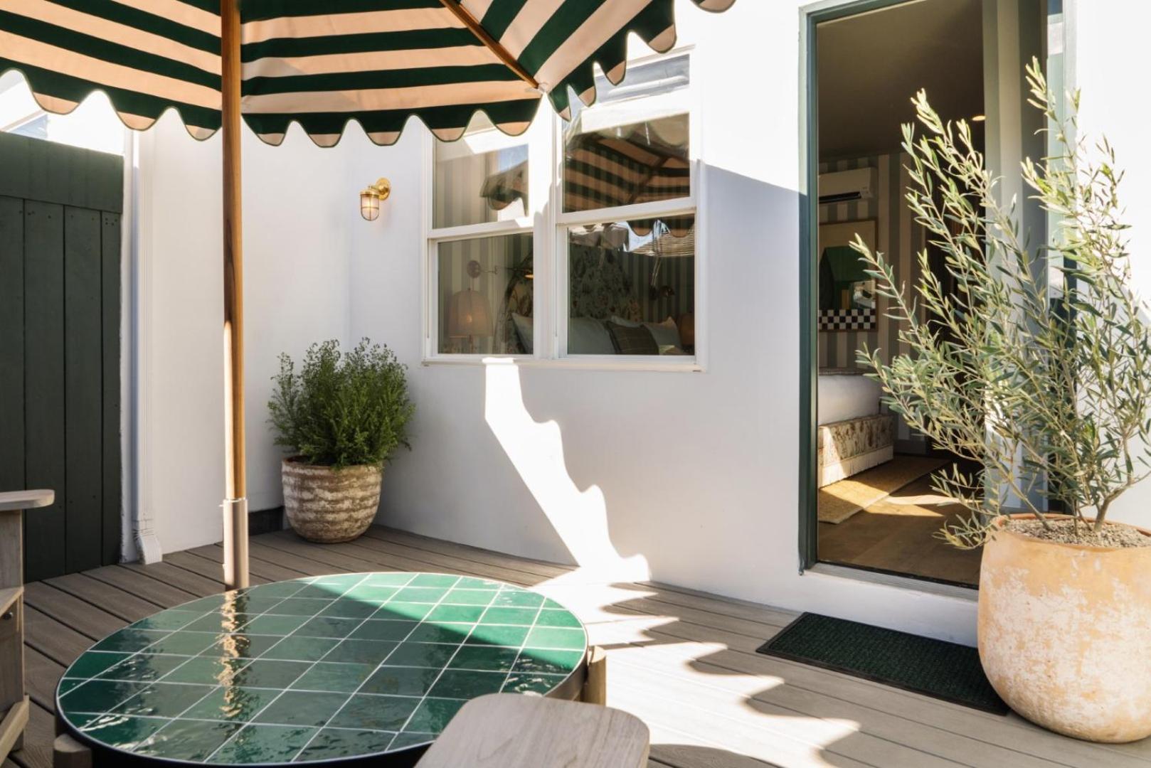 Hotel Le Petit Pali Brentwood à Los Angeles Extérieur photo